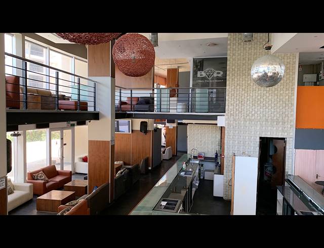 410M² RETAIL TO LET IN POINT WATERFRONT